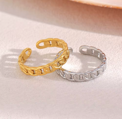 Linked Lux Ring